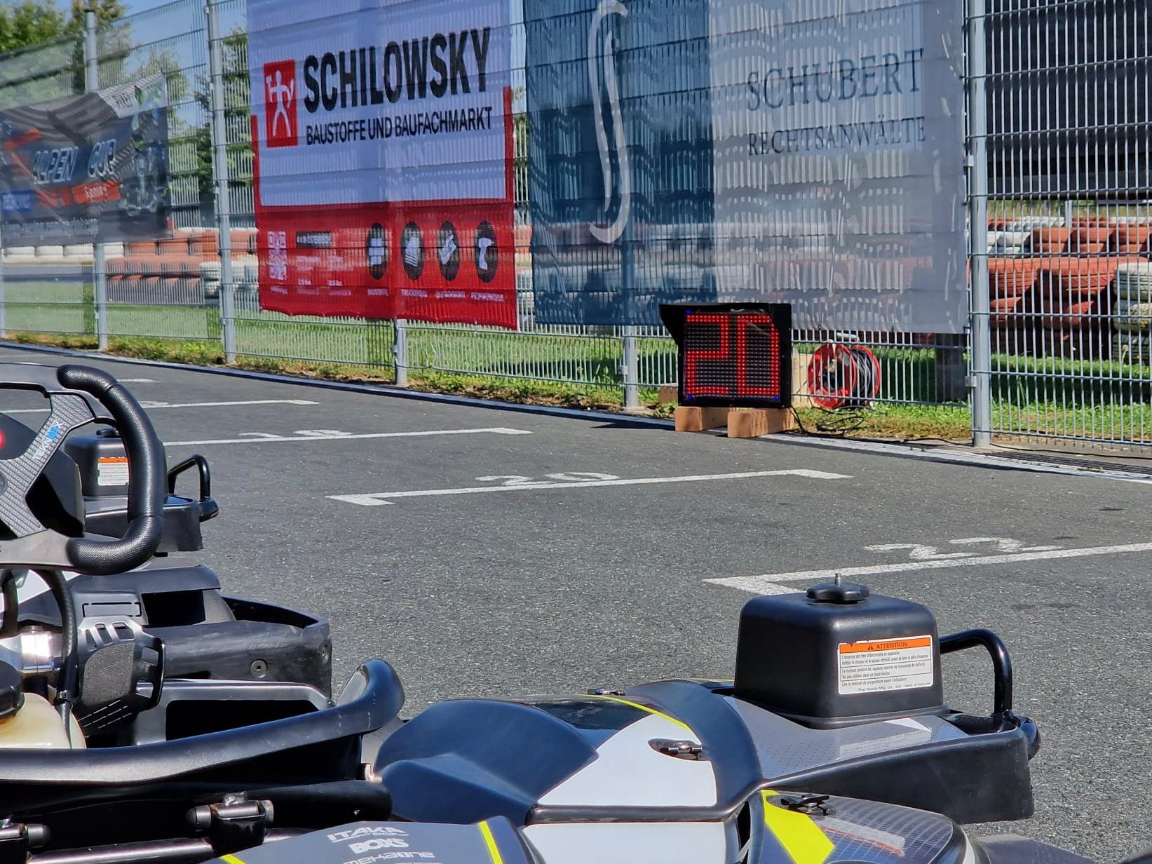 Anzeige bei Gokart Rennen